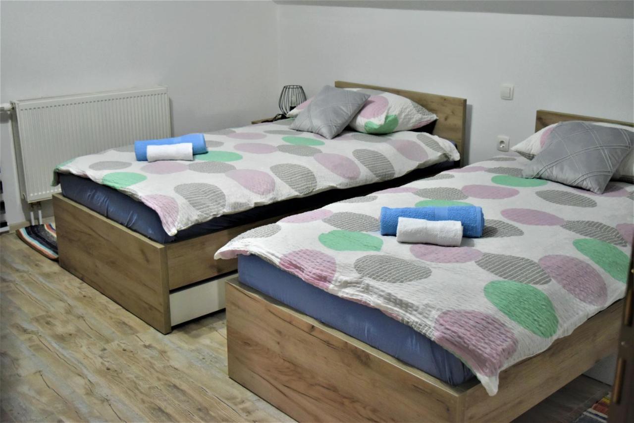 Guest House Tonka Otočac 外观 照片
